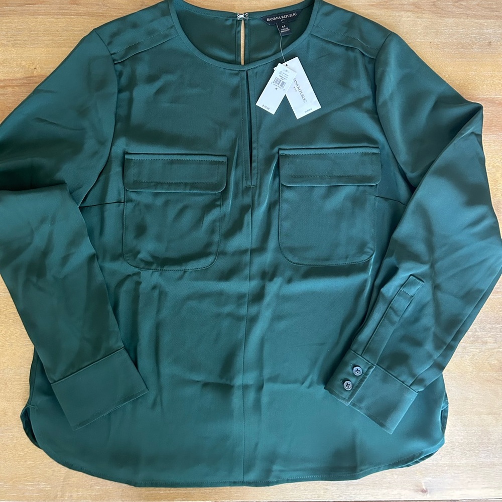 NWT Banana Republic Keyhole Double-pocket Blouse - Medium - Hunter Green